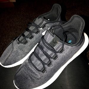 Adidas tubular shadow